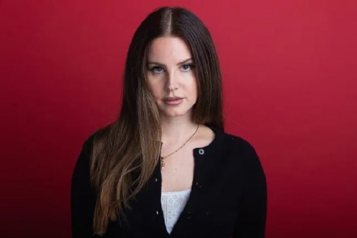 Lana Del Rey's $18 Million Net Worth - Two Houses in States and Other Assets
